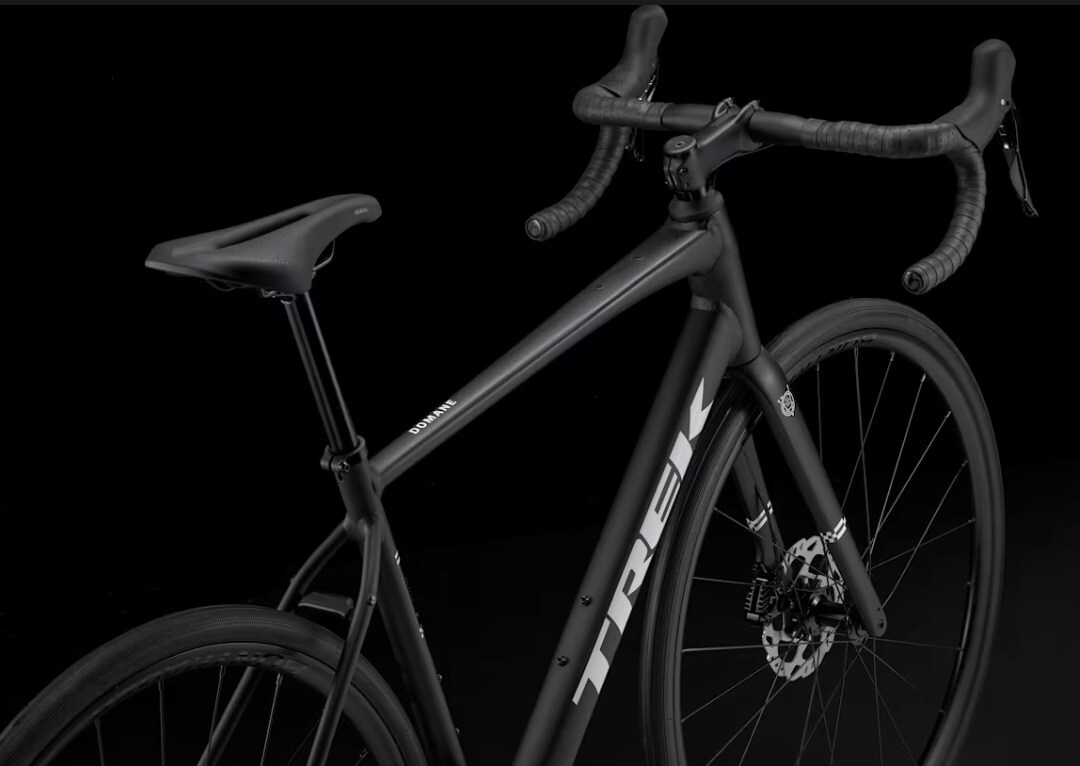 Trek Domane AL 5 Matt Svart